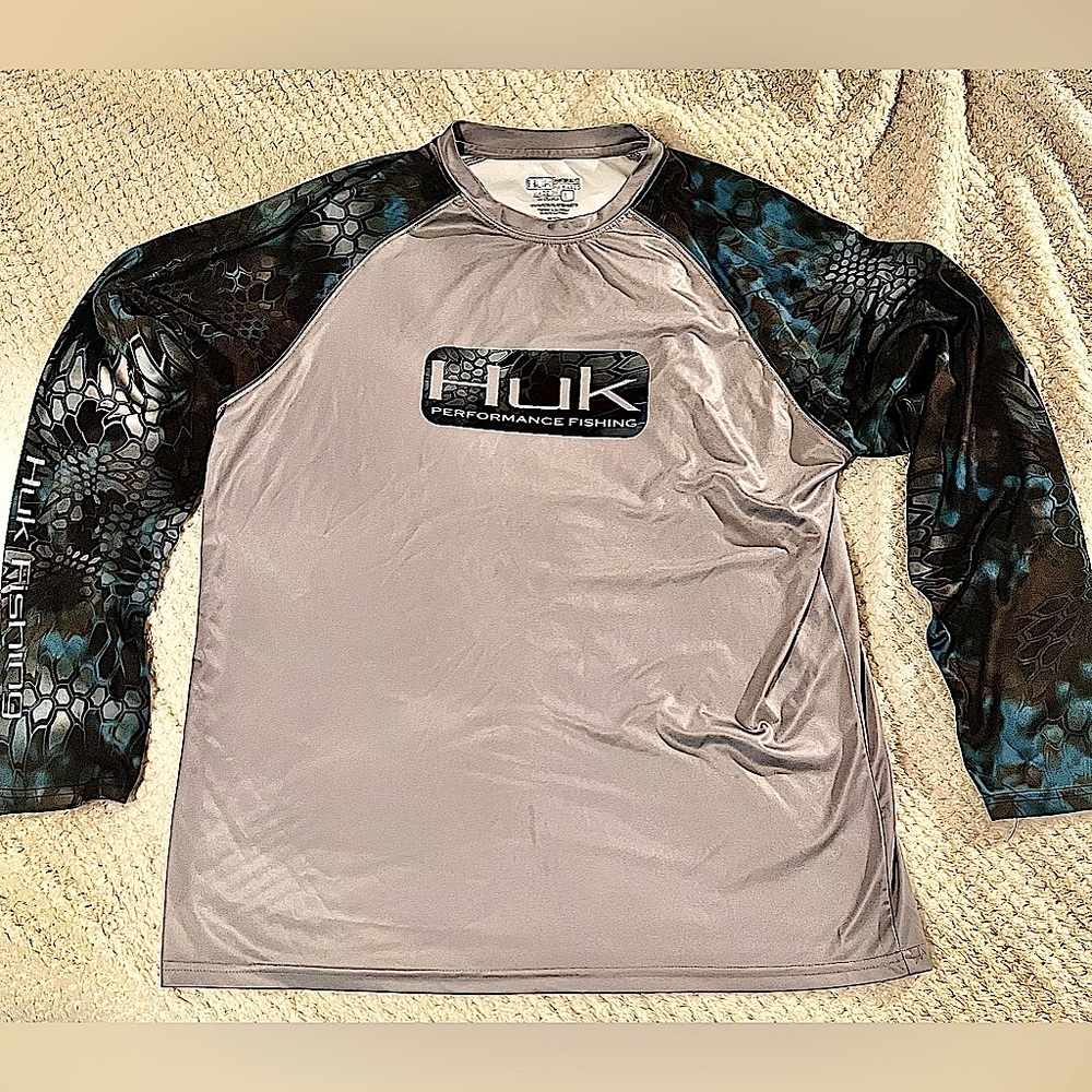 HUK  Fishing Mens Performance Shirt.  L Excellent condition.